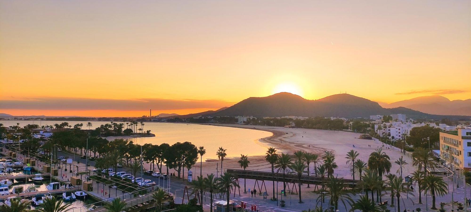 Tranquilo Apartamento Con Vistas Al Mar. ポルト・ダルクディア エクステリア 写真